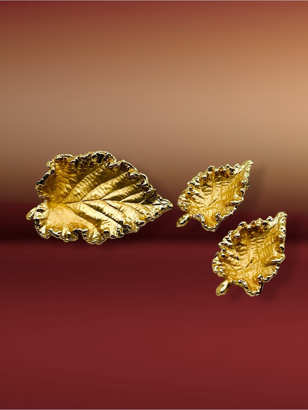 Vintage Napier Gold Tone Textured Leaf Brooch & Matching Clip-On Earrings Set - Picture 3 of 14